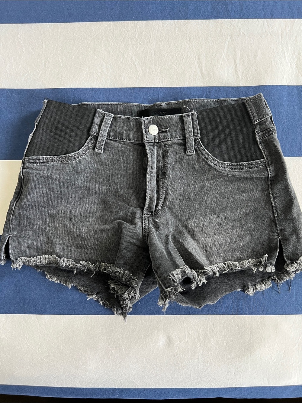 Joe’s Jeans The Ozzie Mid Rise Cut Off Maternity Short